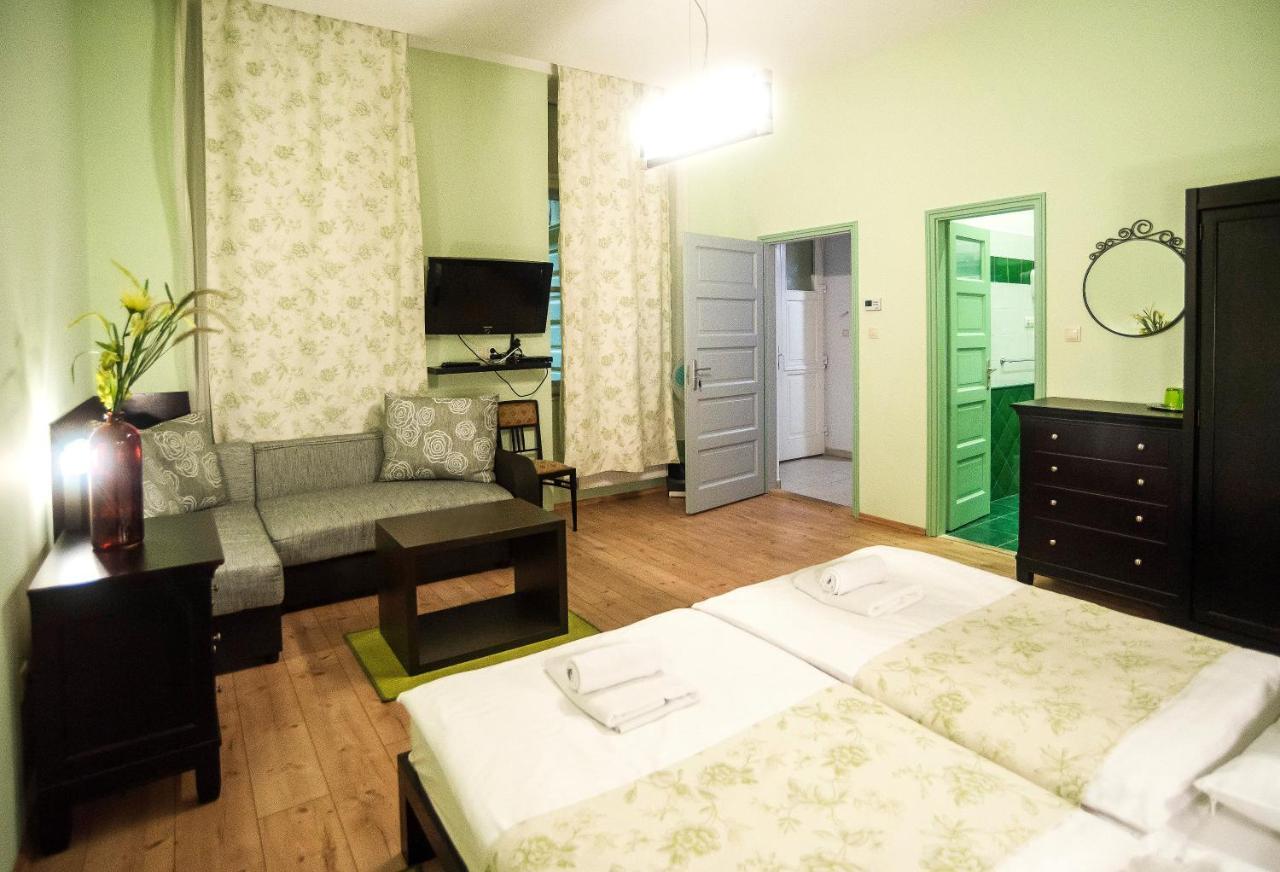 Budapest Rooms Bed And Breakfast Exterior photo