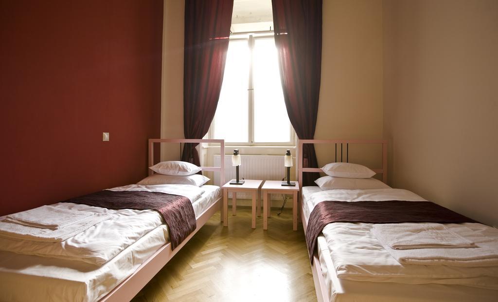 Budapest Rooms Bed And Breakfast Exterior photo